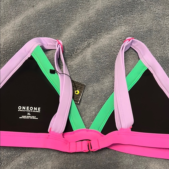 Oneone Colorblock Triangle Bikini Set - Picture 3 of 7